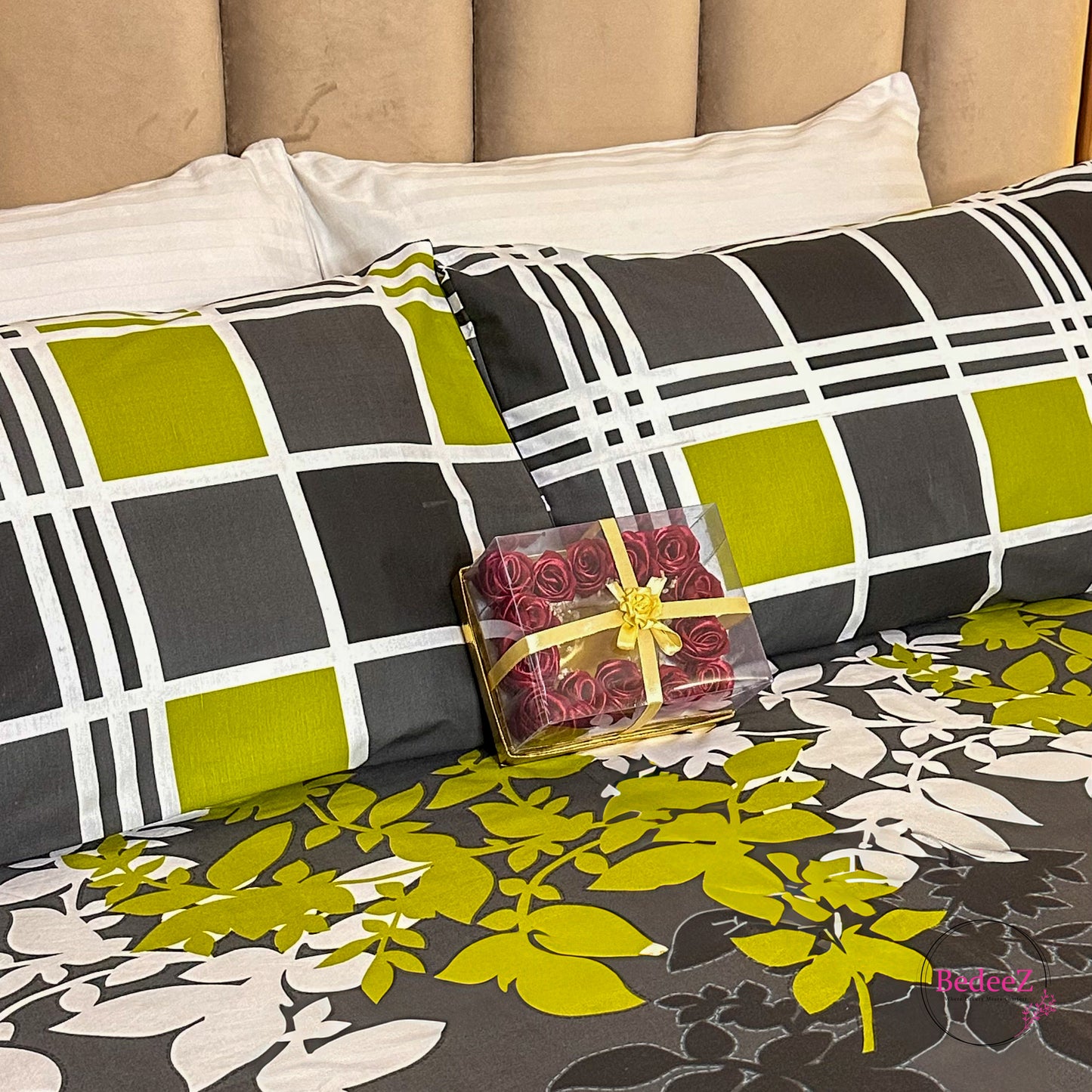Urban Leafy Bloom Double Bedsheet