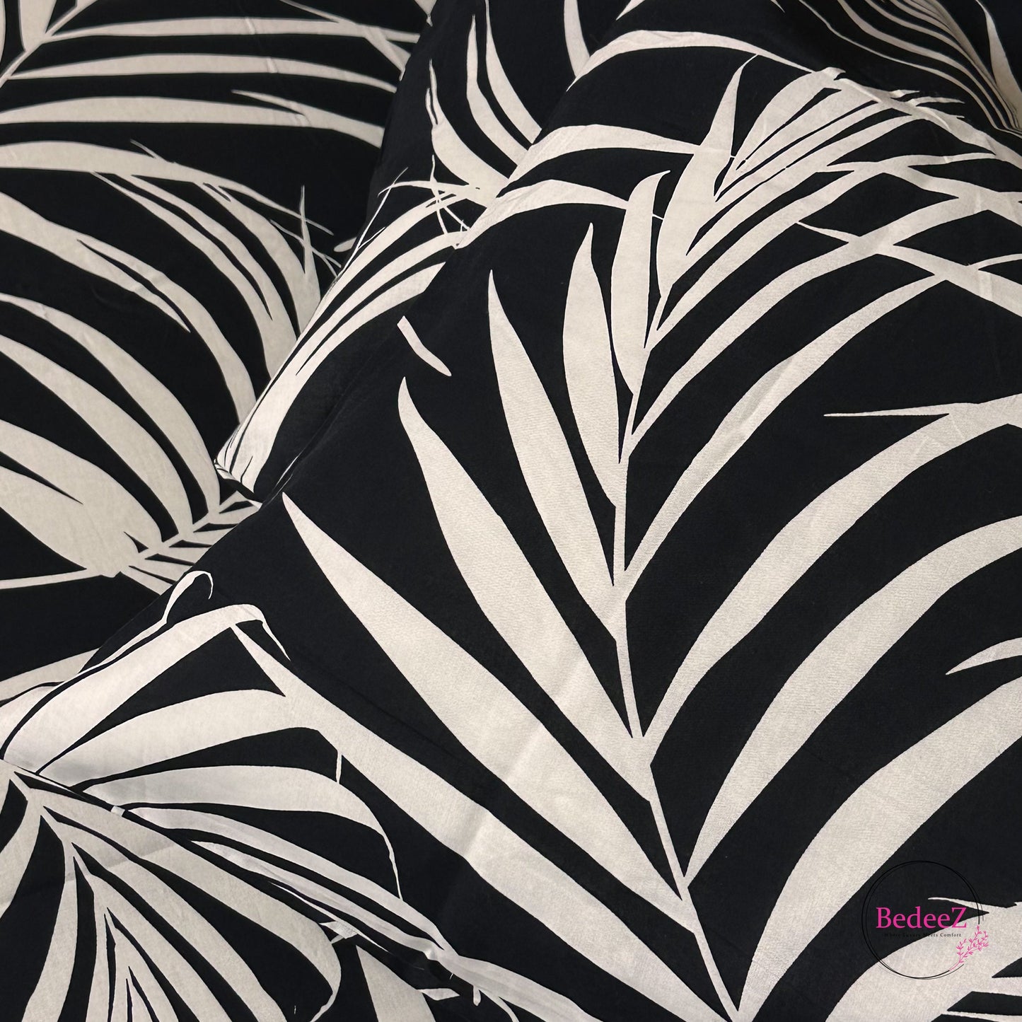 Luxe Tropical Black & White Double Bed Bedsheet Set (6)
