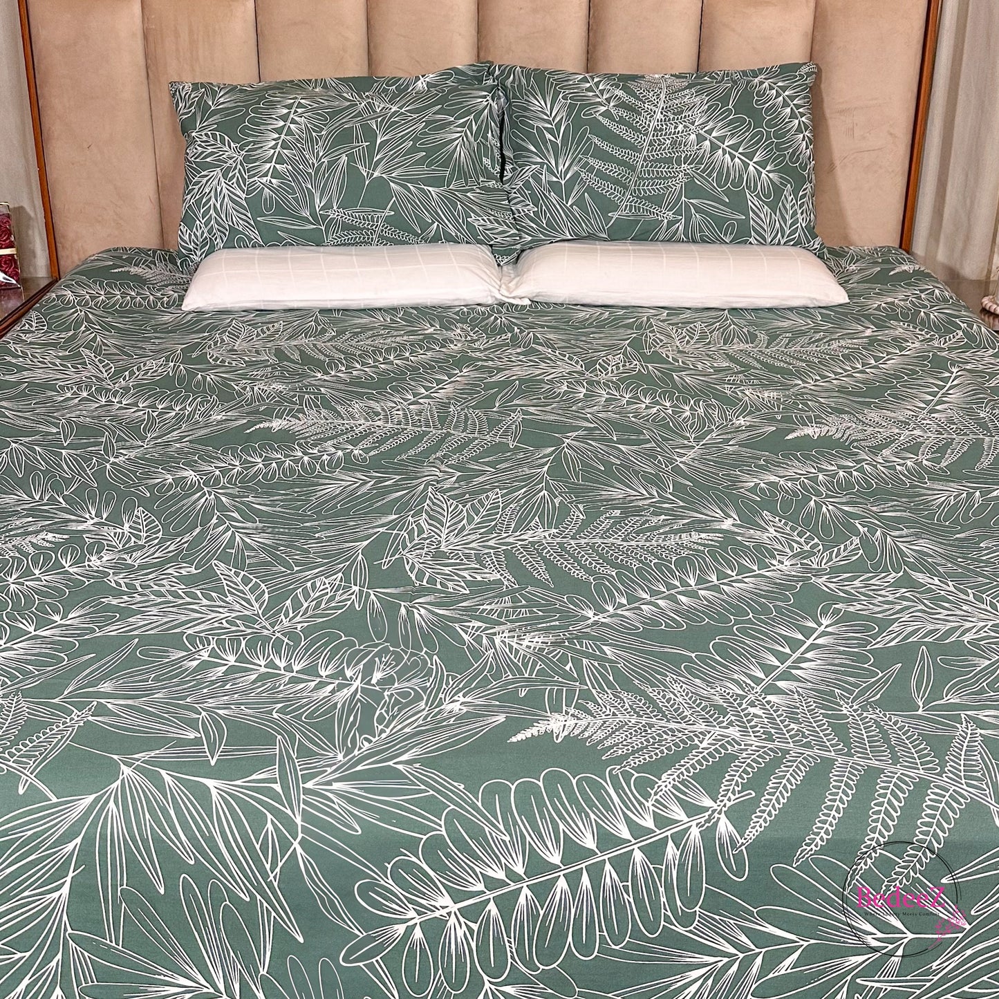 Tropical Green Leaf Print Cotton Double Bed Bedsheet (1)