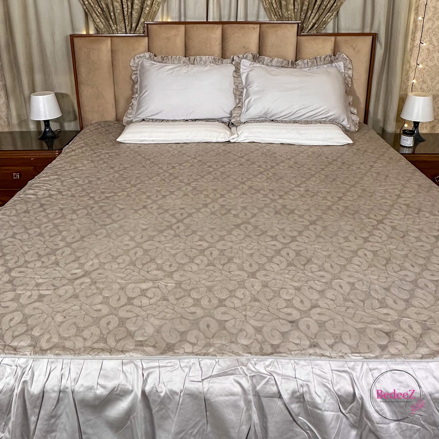 Elegance Taupe Frill Double Bedsheet Set (1)