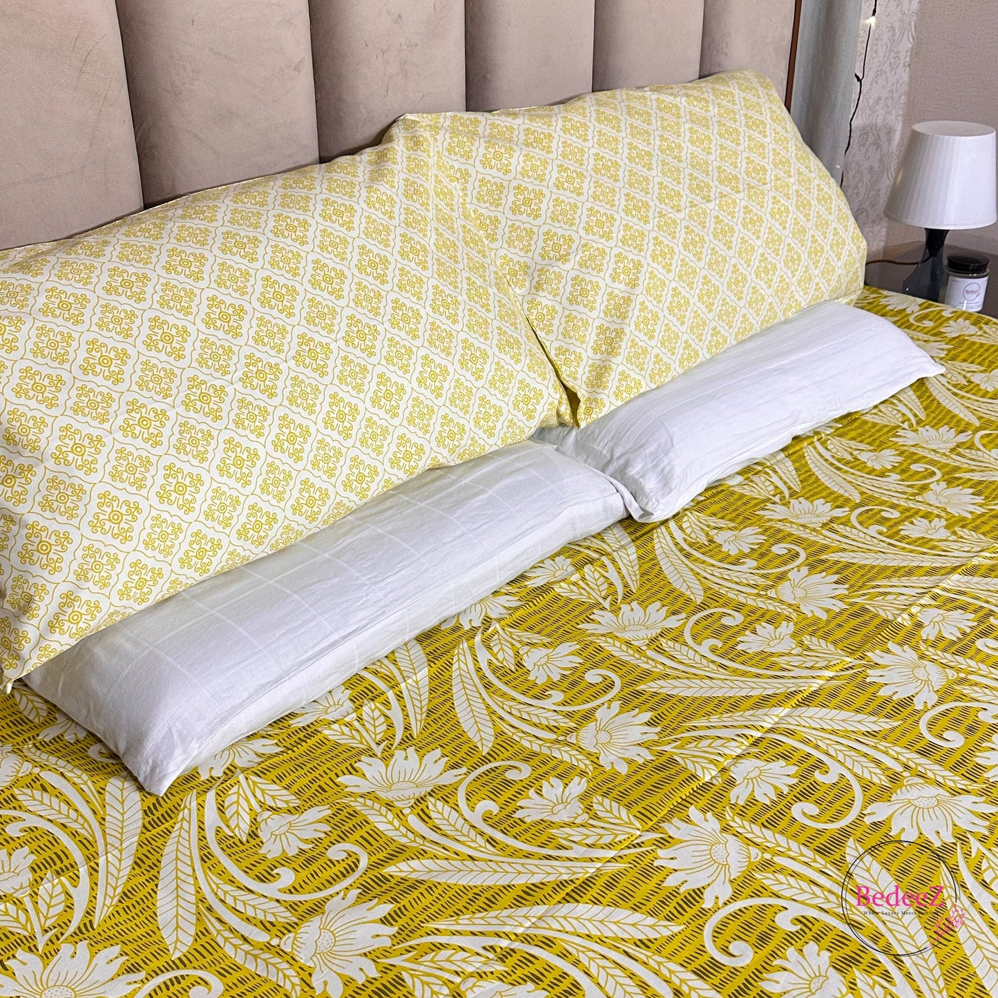 Sunshine Elegance Yellow & White Double Bed Bedsheet Set
