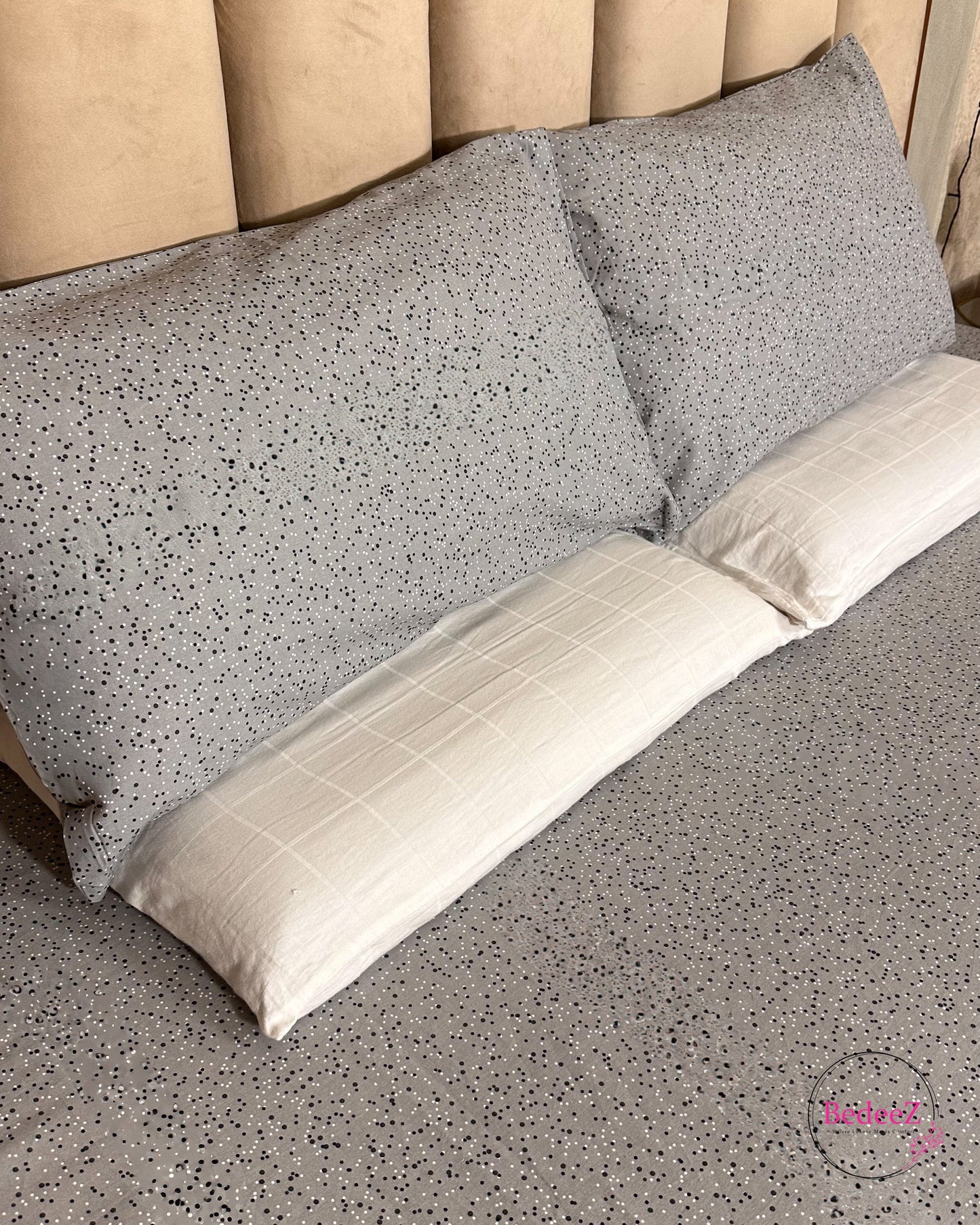 Soft Grey Dotted Double Bed Bedsheet