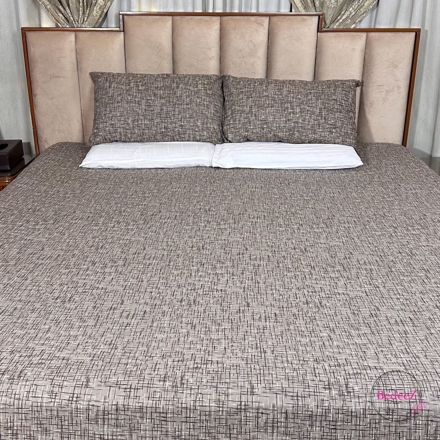 Modern Textured Grey Double Bed Bedsheet Set (1)