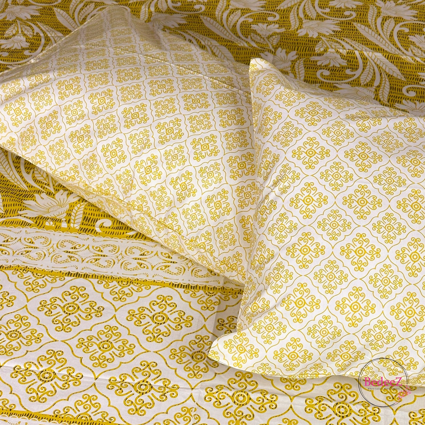 Sunshine Elegance Yellow & White Double Bed Bedsheet Set