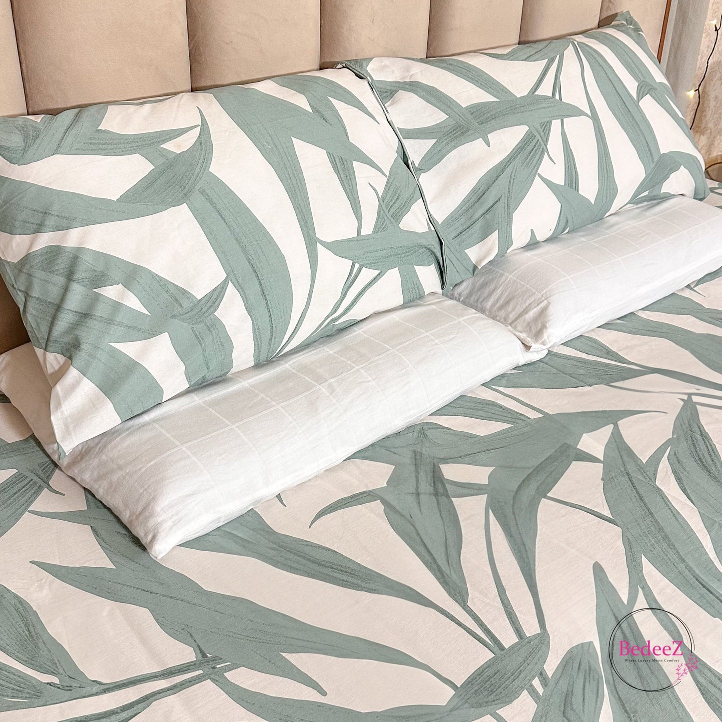 Tropical Leaf Print Cotton Double Bed Bedsheet (2)