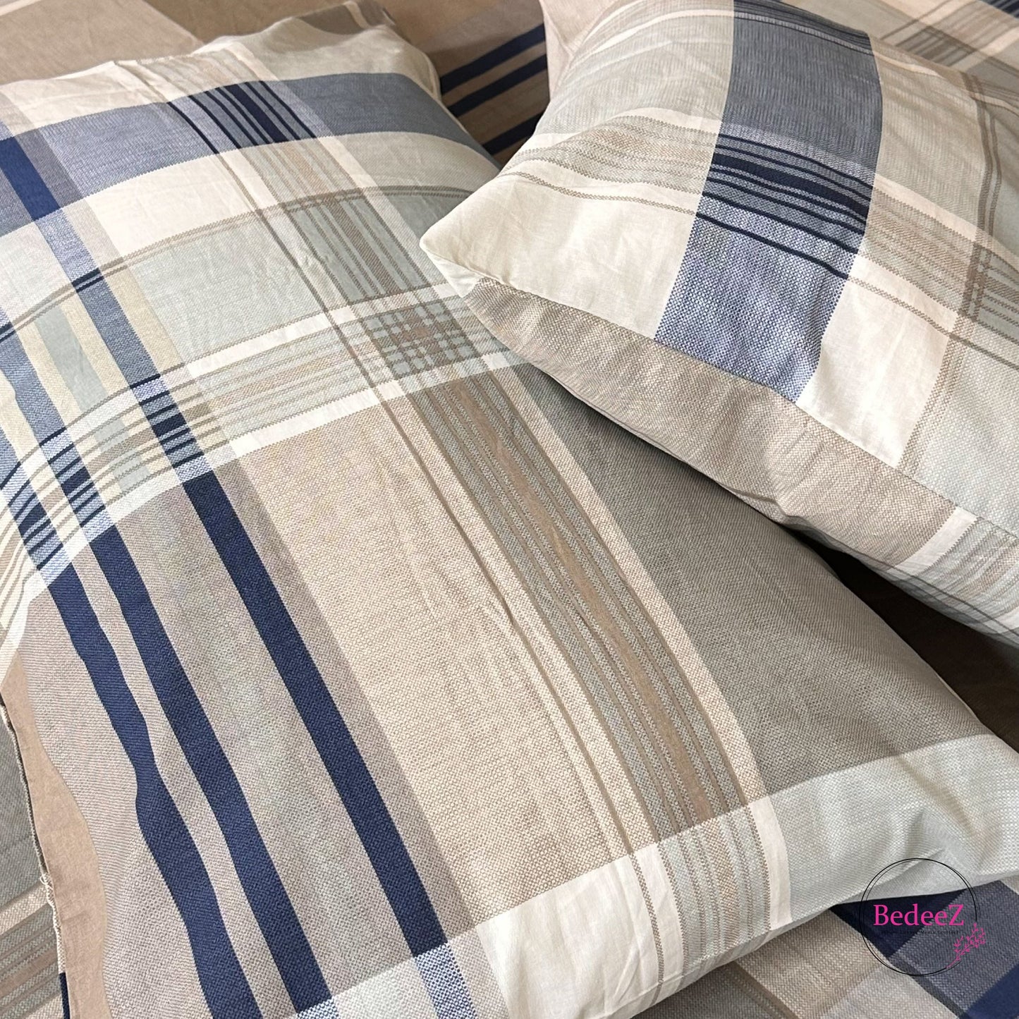 Elegant Plaid Double Bed Bedsheet Set (5)