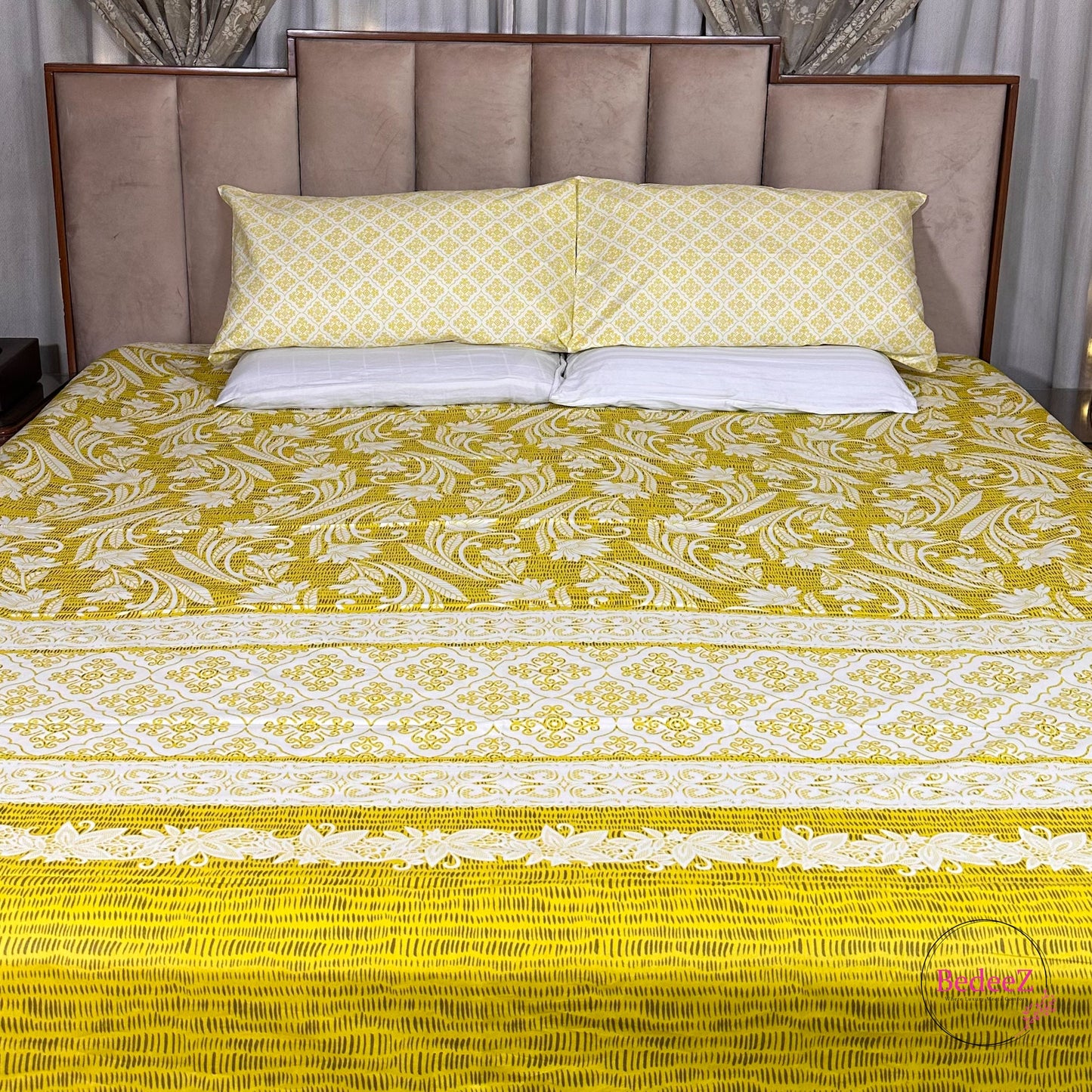Sunshine Elegance Yellow & White Double Bed Bedsheet Set