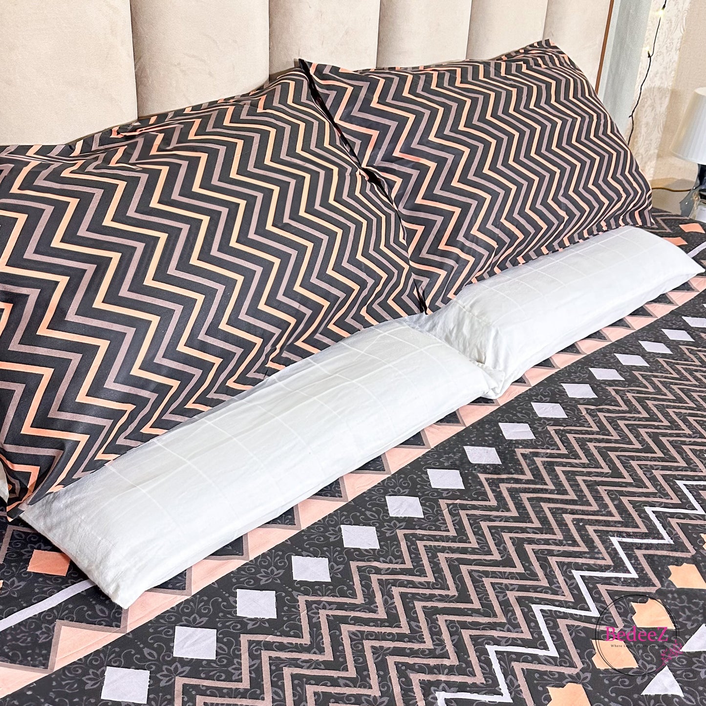 Geometric Tribal Print Cotton Double Bed Bedsheet (2)