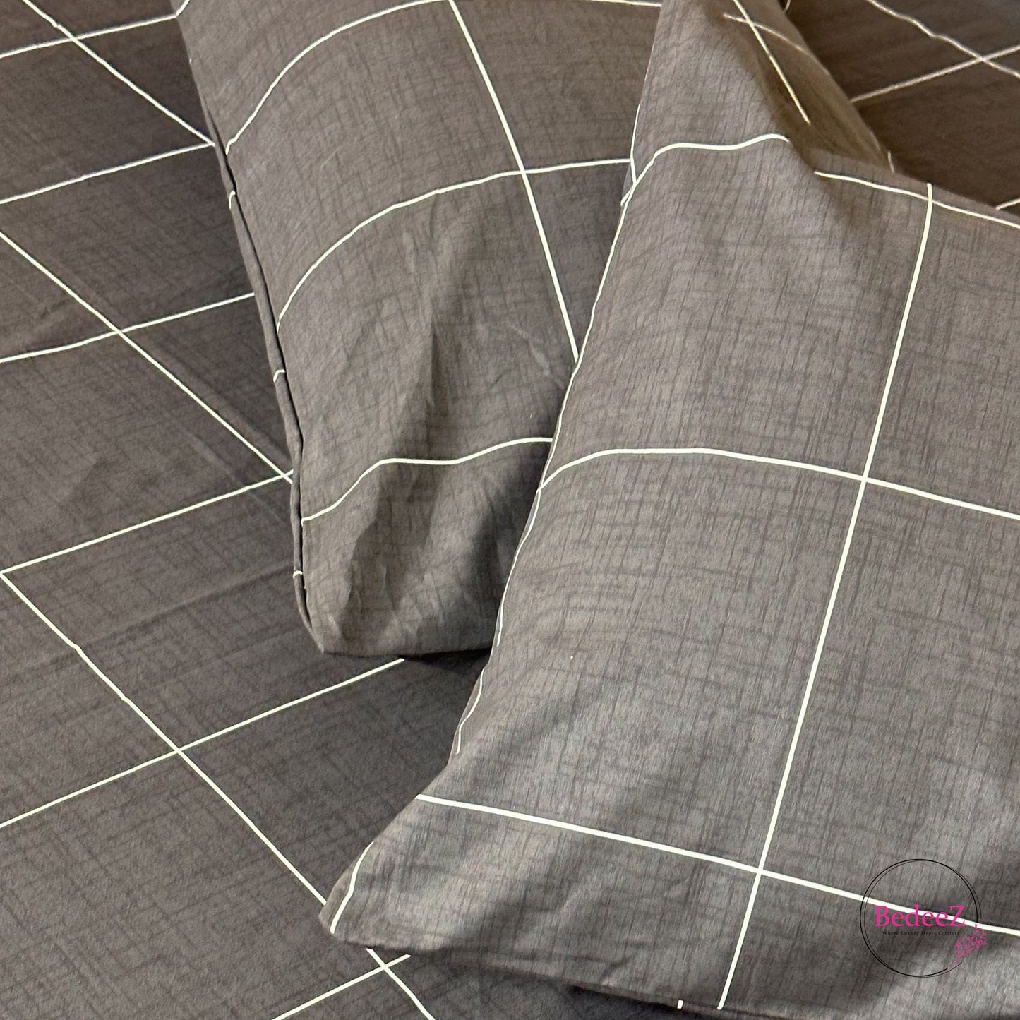 Classic Charcoal Grid Double Bed Bedsheet Set (5)