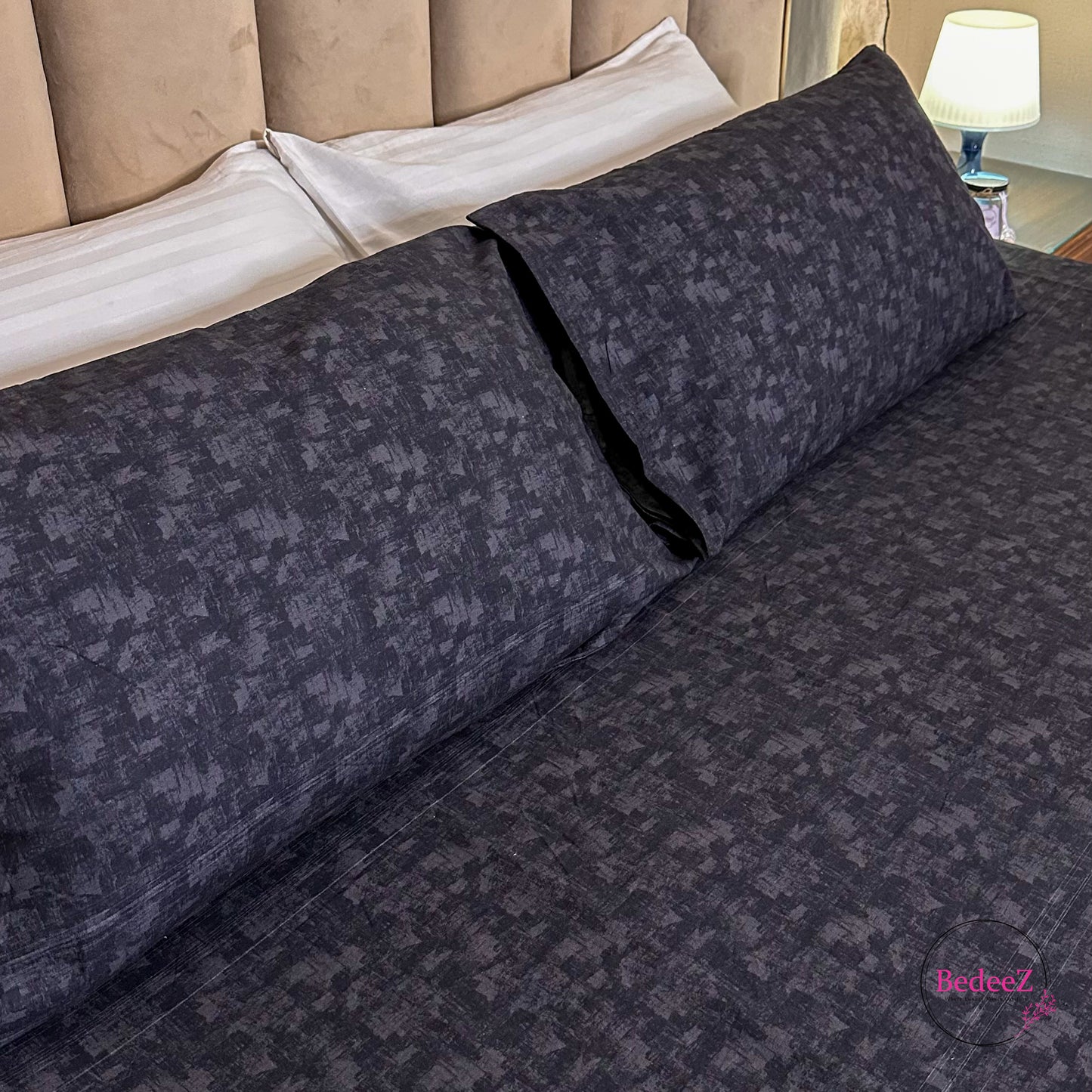 Charcoal Pixel Textured Double Bedsheet