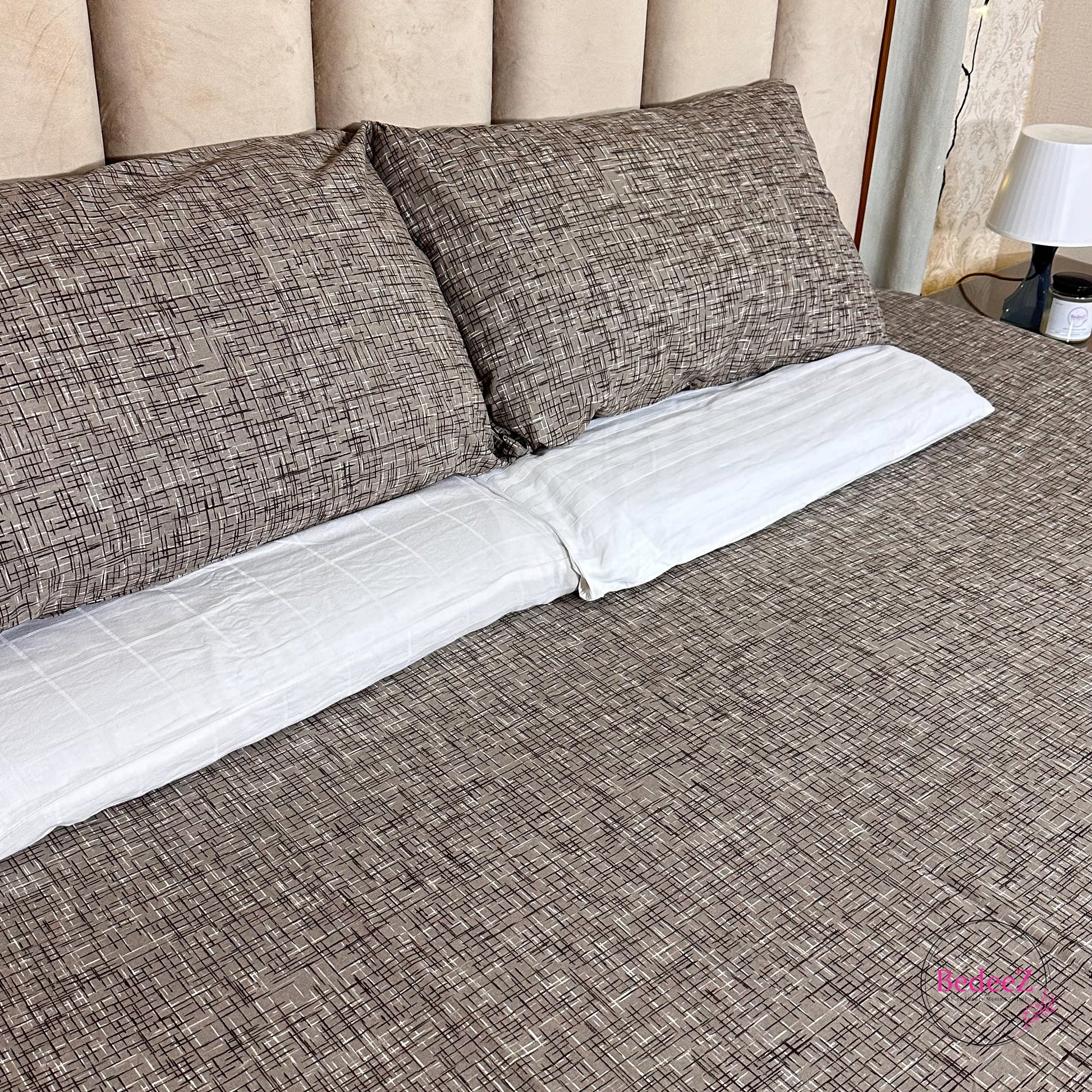 Modern Textured Grey Double Bed Bedsheet Set (2)