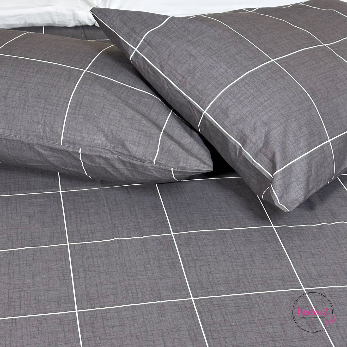 Classic Charcoal Grid Double Bed Bedsheet Set (4)