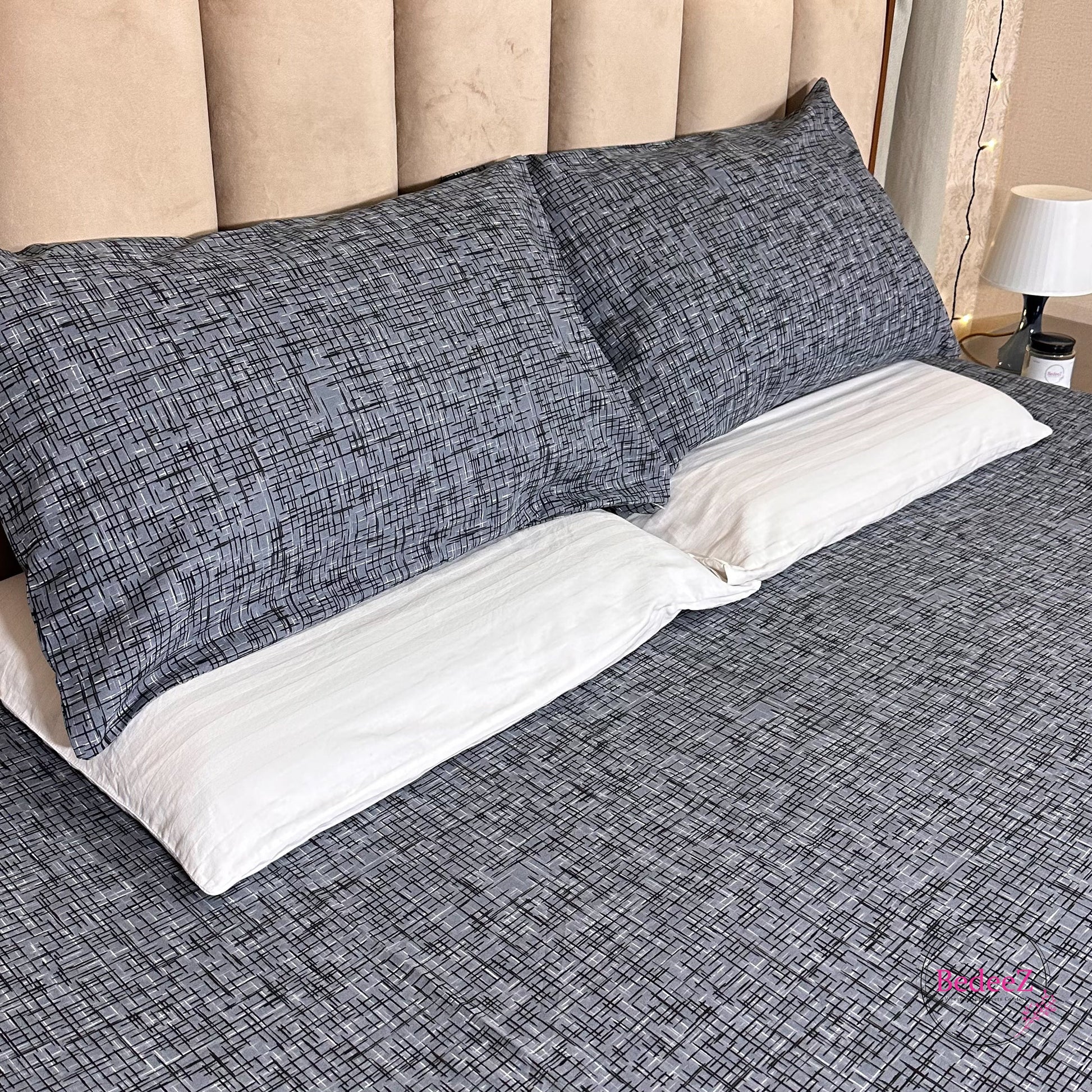 Urban Grid Double Bedsheet Set (2)