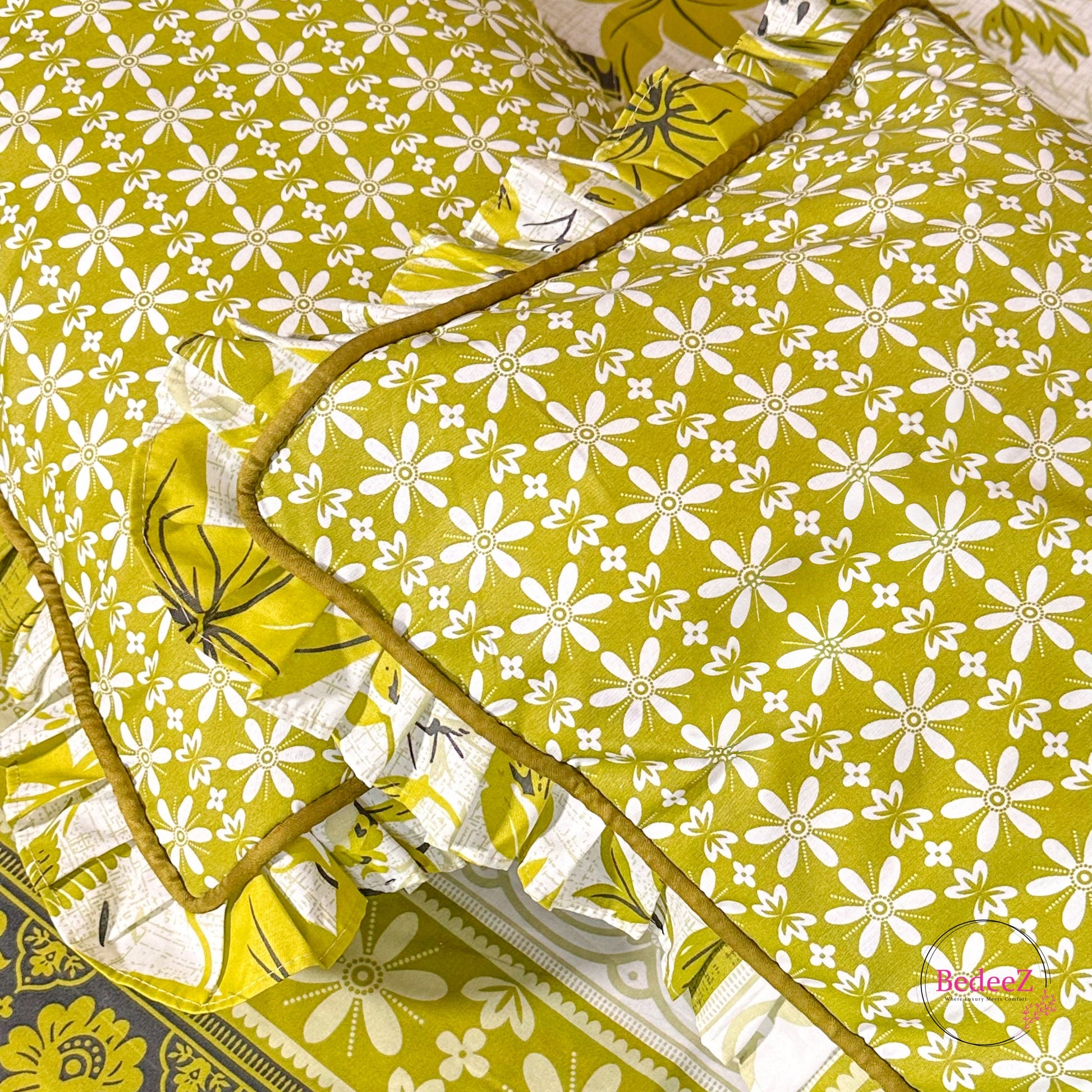 Elegant Green Floral Frill Cotton Bedsheet (4)