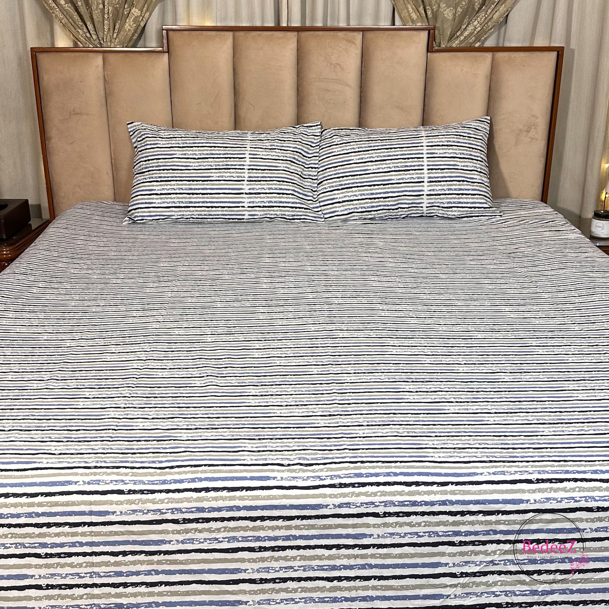 Modern Striped Cotton Double Bed Bedsheet Set (1)