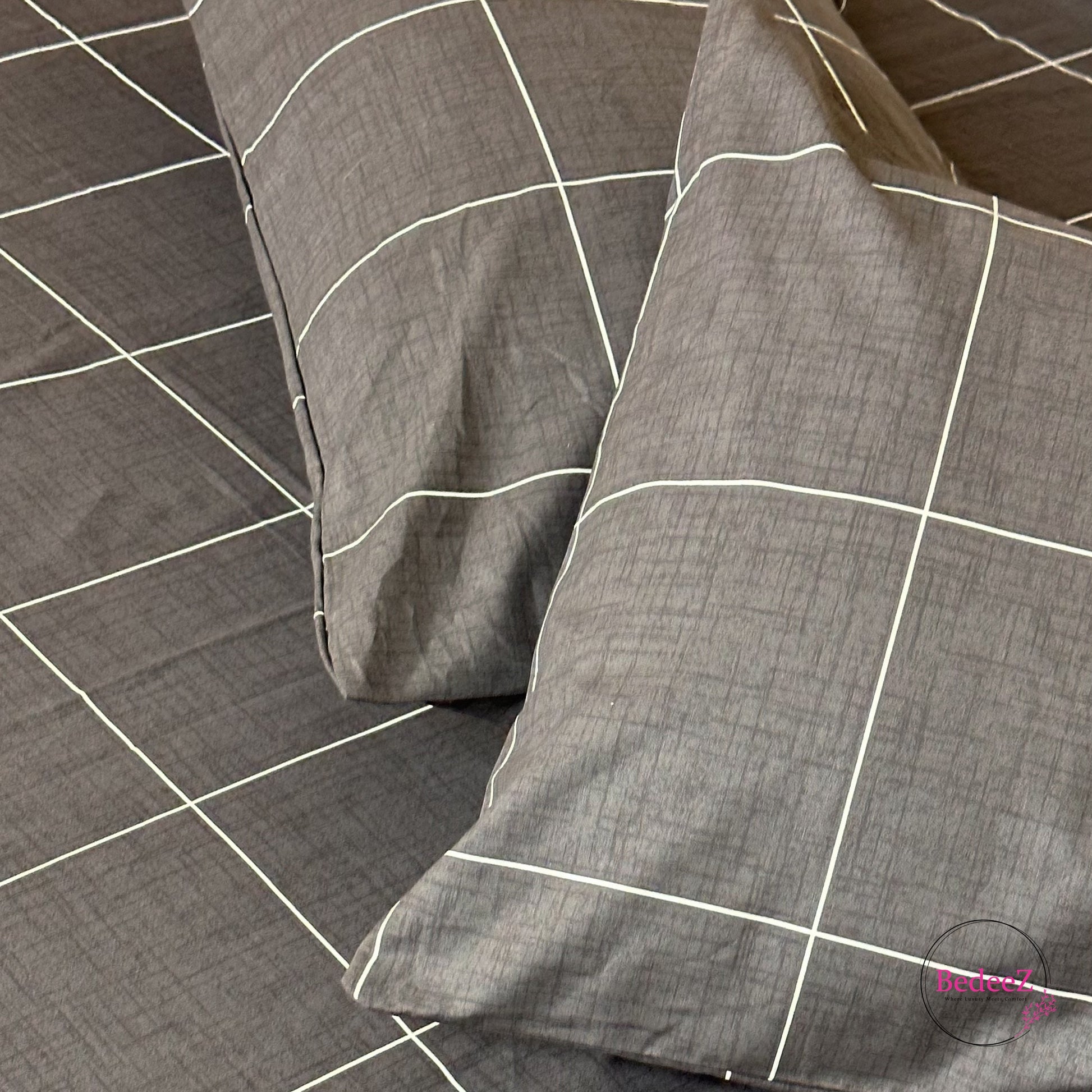Classic Charcoal Grid Double Bed Bedsheet Set (5)