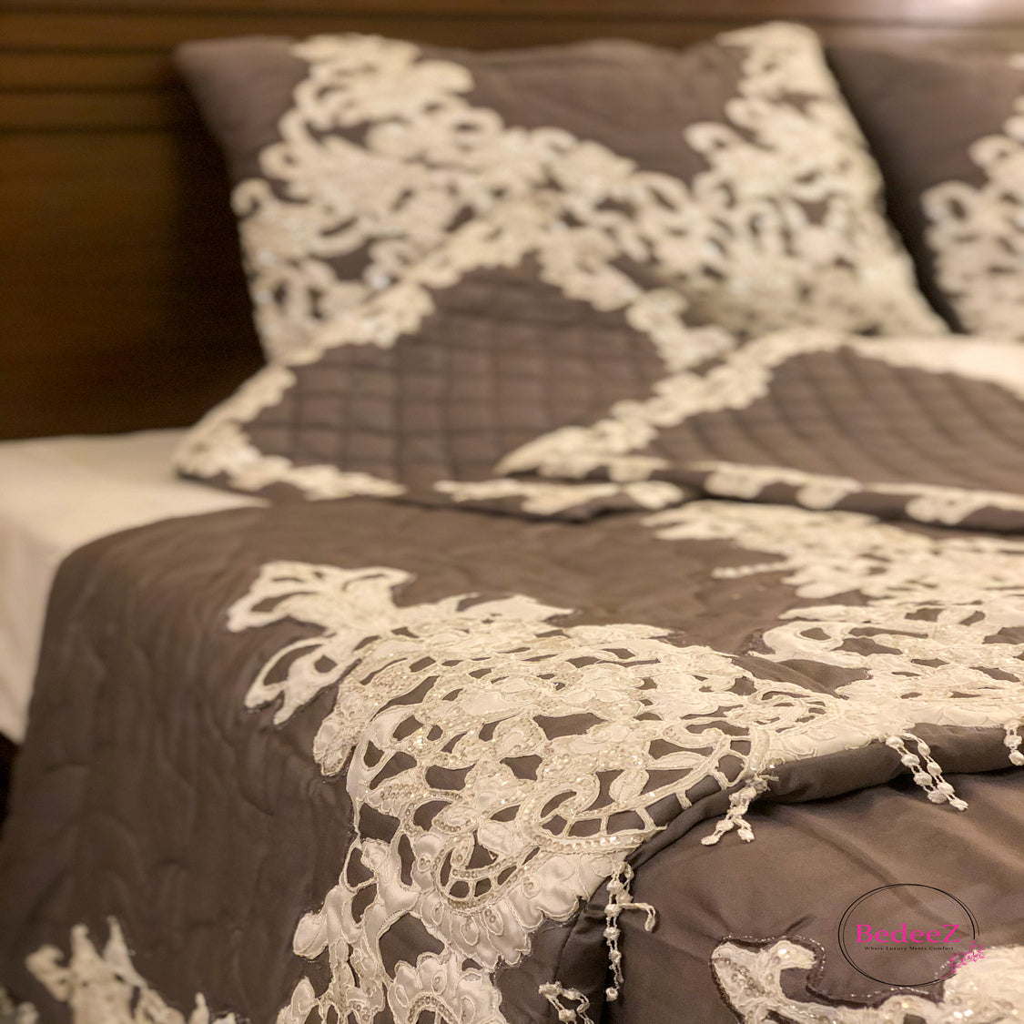 Elegance Lace Embroidered Bed Set2.0