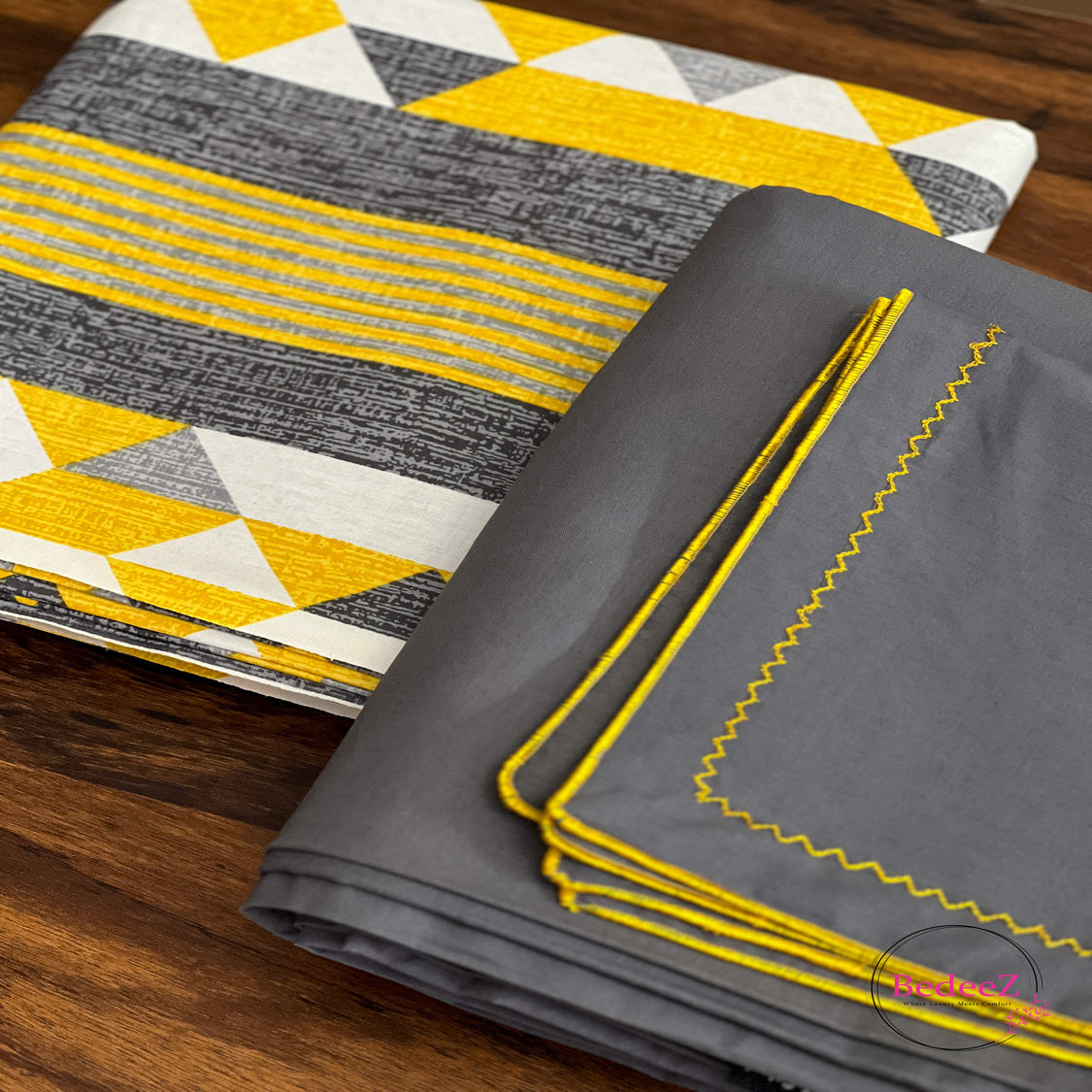 Modern GeoStripe Double-Bed Bedsheet in Yellow and Grey2.0